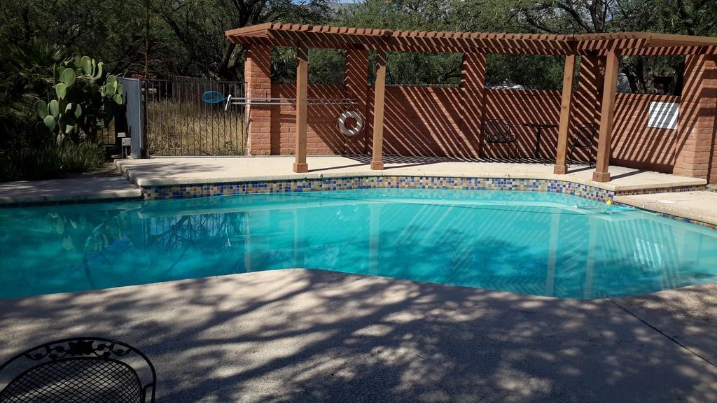 Desert Trails Bed & Breakfast Tanque Verde Exteriör bild